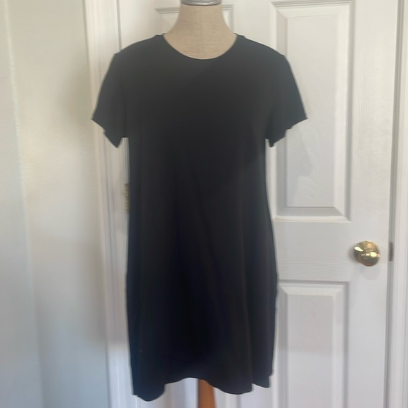 Uniqlo Dresses & Skirts - Uniqlo dress short sleeve pockets black 100% cotton midi women’s size L large